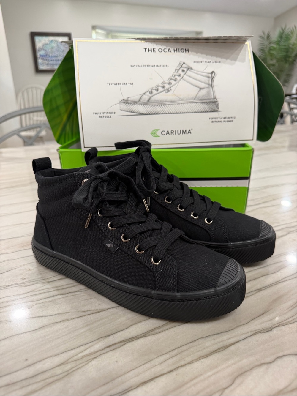 Cariuma OCA High All Black Canvas High Top Sneakers Women’s 7 Men’s 5.5